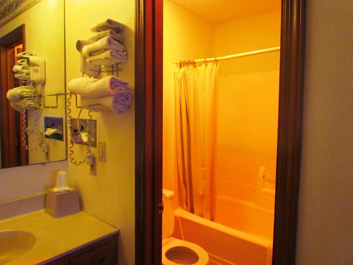 Travel Inn & Suites Frankfort エクステリア 写真