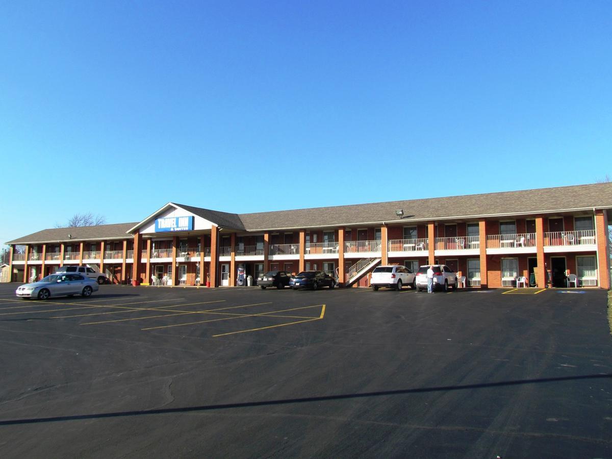Travel Inn & Suites Frankfort エクステリア 写真